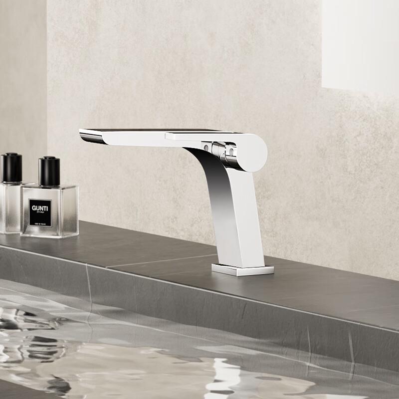 TLXT Hot and Cold Washbasin Faucet