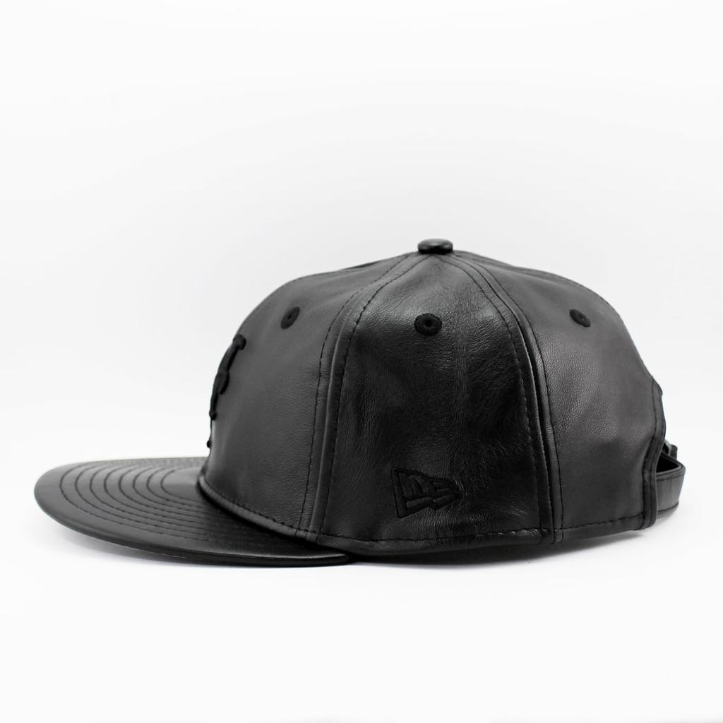 New Era Cap RC9FIFTY Strapback Atlanta Braves MLB GENUINE LEATHER RETRO CROWN STRAPBACK CAP BLACKOUT ATLANTA BRAVES [Used]