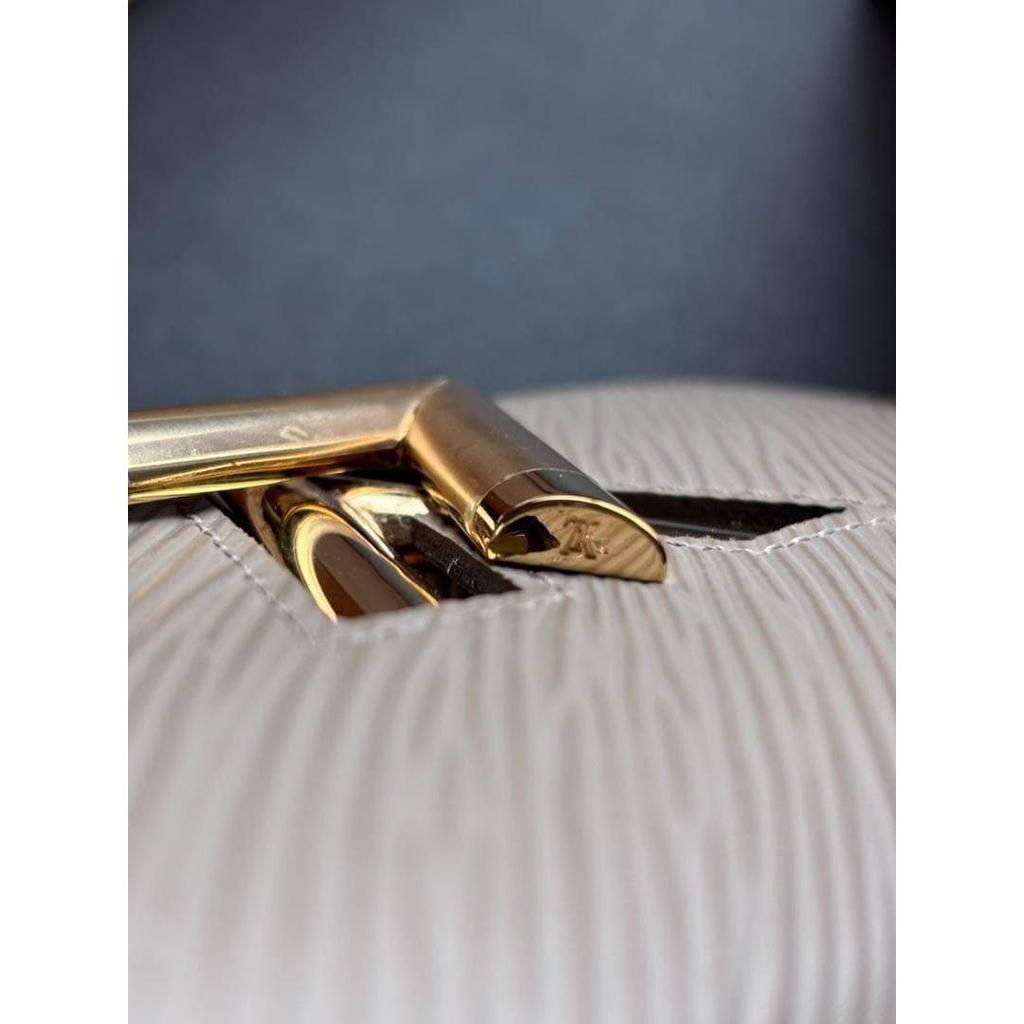 Used LOUIS VUITTON Portefeuille Twist Epi Galle M67510 Good Condition