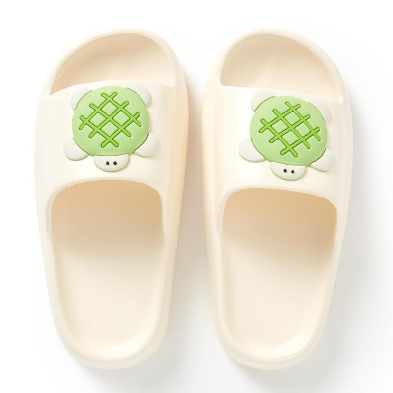 Pom-pom slippers 235 (20013308)