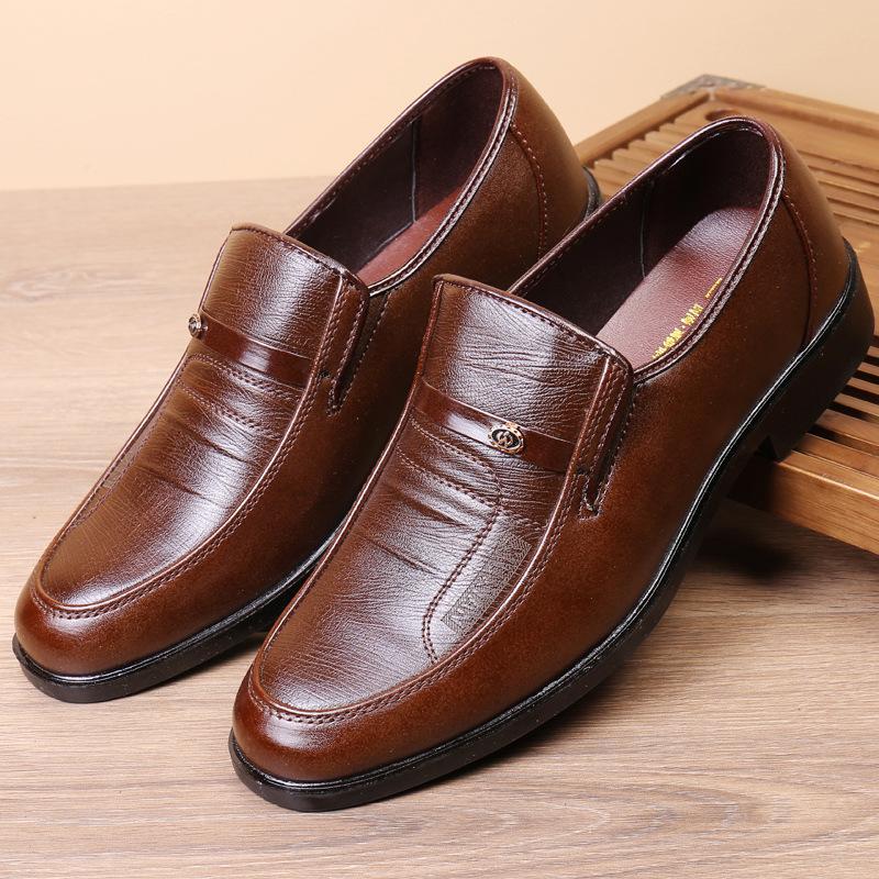 

Новые мужские кожаные туфли на все времена года, повседневная обувь для уличных прилавков, для супермаркетов, деловые кожаные туфли, мужские офисные кожаные туфли с круглым носком 44 темно-коричневого