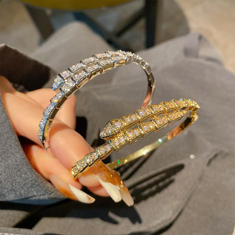 Brățară de damă placată cu aur în stil european și american, cu zirconiu, formă de T, 2024