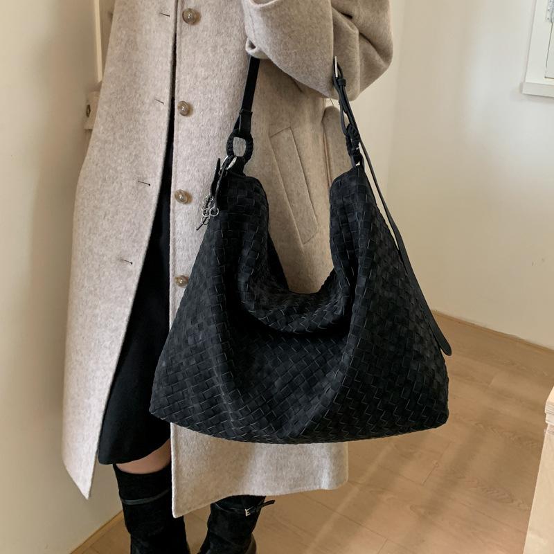 2025 Woven Tote Bag Women's Fashion Versatile Commuter Shoulder Bag Large Capacity Slack Commuter Messenger Bag Bag