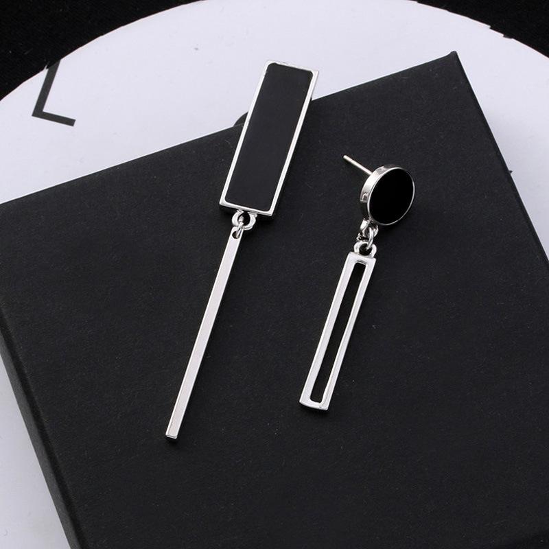 

Korean Elegant Asymmetrical Slimming Face Earrings for Women - Celebrity Style Studs and Dangles серебряный