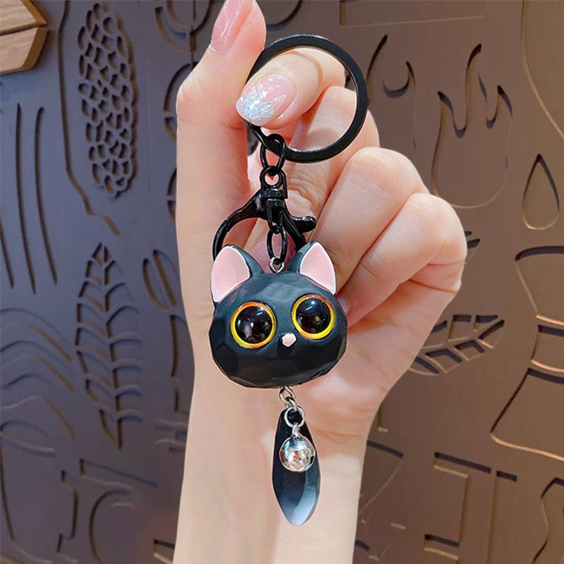 Japanese Style Cartoon Cat Keychains Artificial Resin Cat with Small Bell Girl's Keychains Gift for Friends