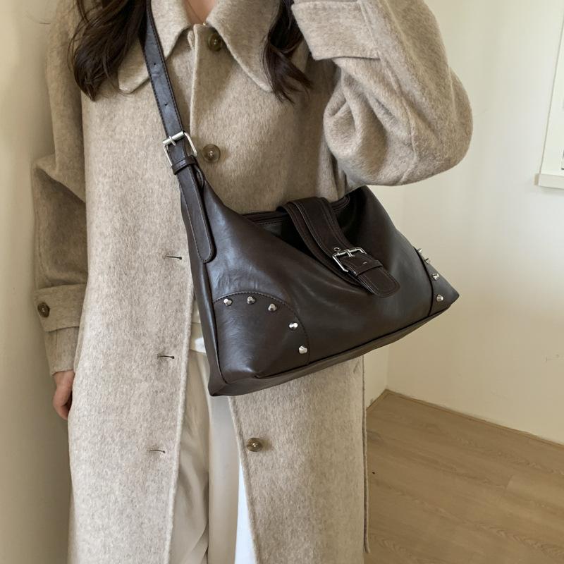 Large Casual Women Handbag PU Leather Women's Hobos Shoulder Bag Female Big Tote Fashi rivet Ladies Armpit bag bolsas