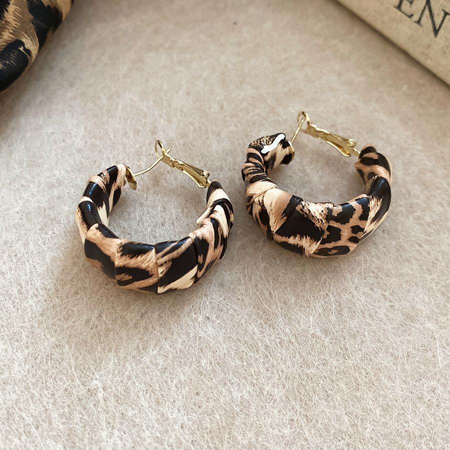 

Leopard print wrapped round C-shaped water drop earrings retro temperament earrings earrings women
