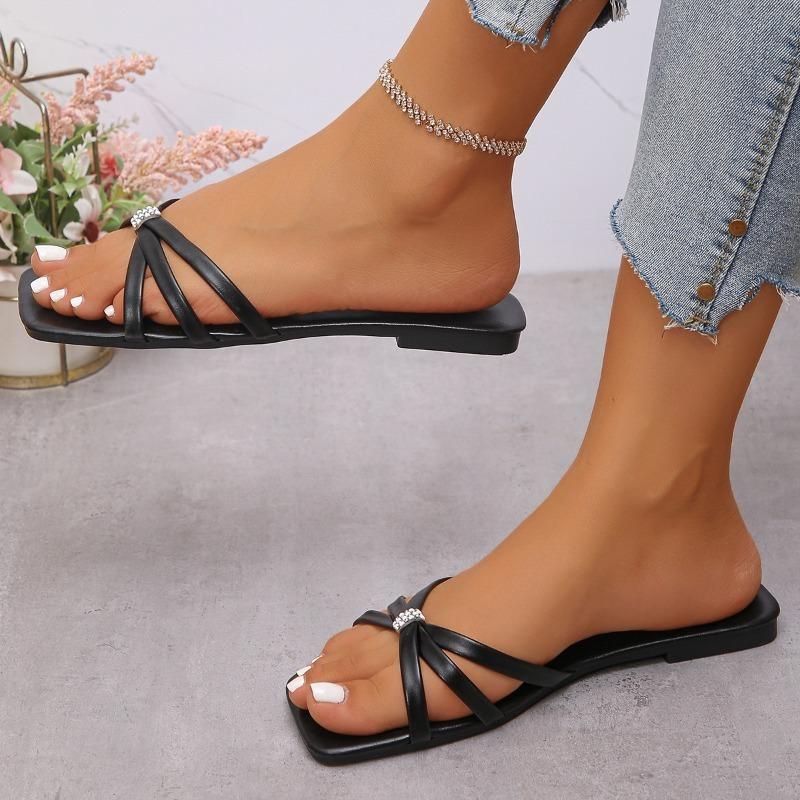 Fashion Summer 2025 Women's Large Size Casual and Comfortable Square Head Simple Strap Fashion Casual Beach Sandals Slip-On Shoes