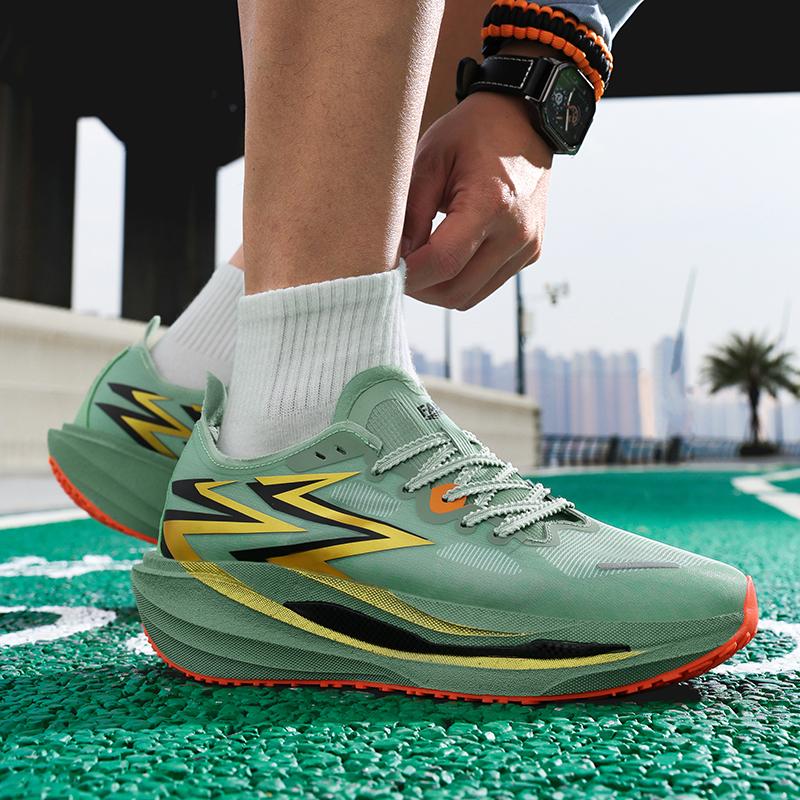 Men's casual sneakers four season new light breathable soft sole racing running shoes wear resistant students speed sports shoes