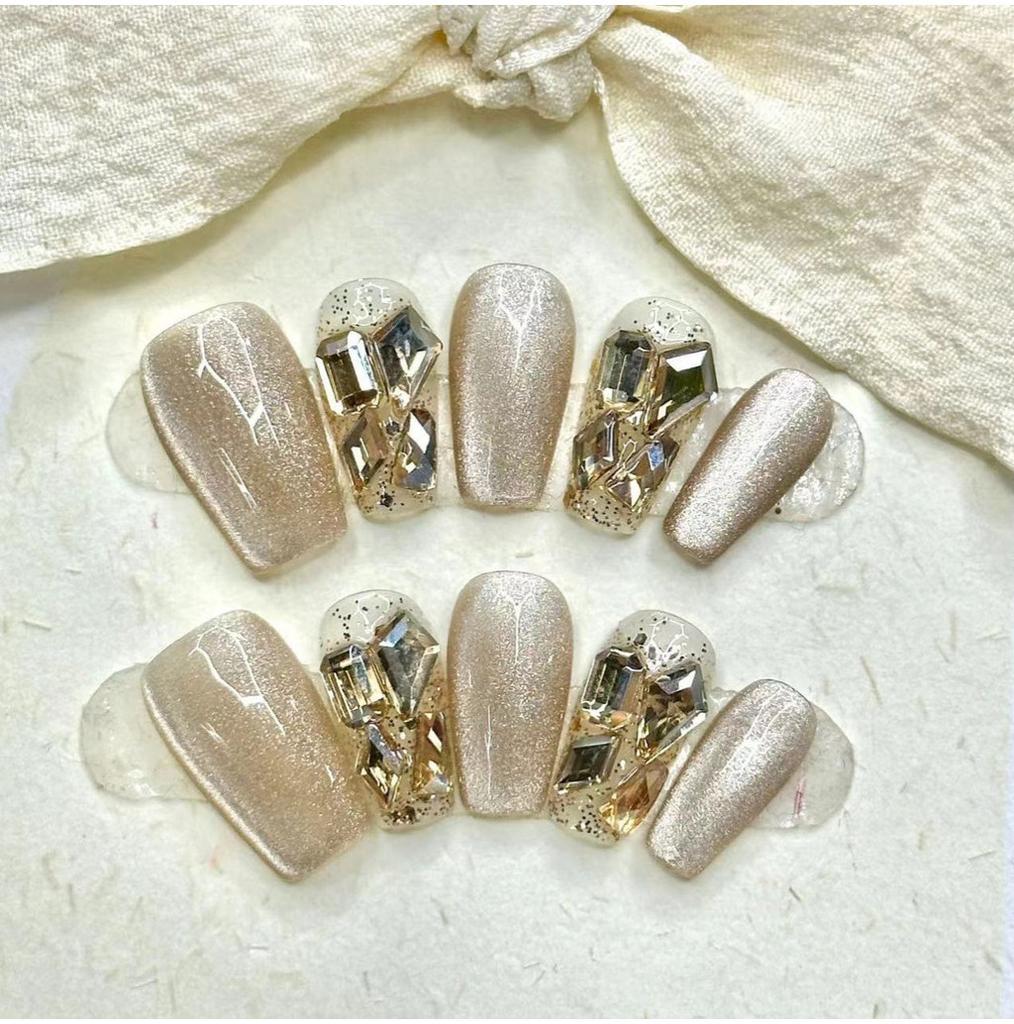 Art Handworn Nail Champagne Rhinestones Piled Cat Eye Nail Decoration Sticker