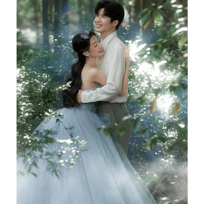 Fototitel Par 2025 ny blå tubtoppsklänning för brudparet drömklänning och tunn superälvklänning