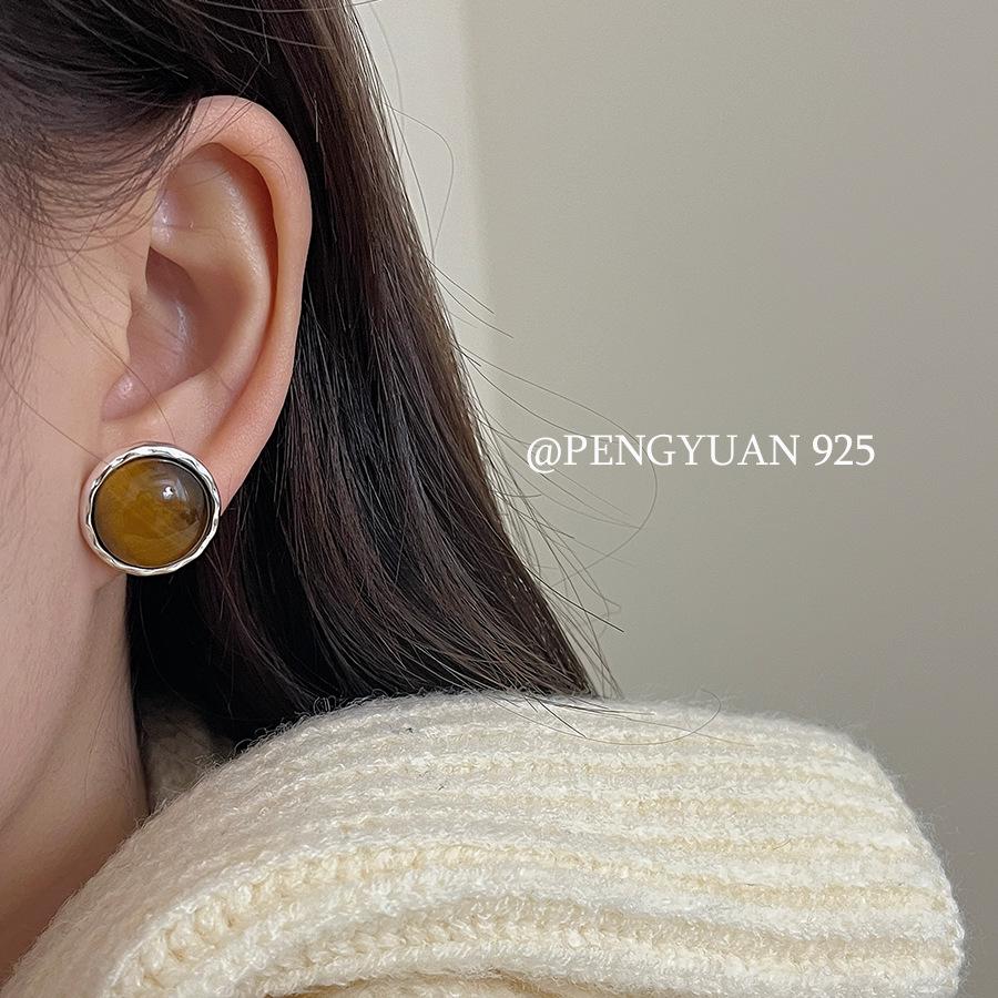 S925 Sterling Silver Retro Round Amber Stud Earrings - Simple, Fashionable, Personalized Design 925 Silver