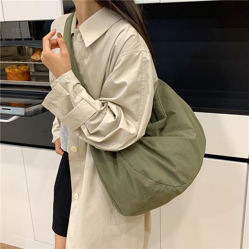 New Unisex Ultra-light and Large-capacity Waterproof Nylon Dumpling Bag Shoulder Messenger Bag
