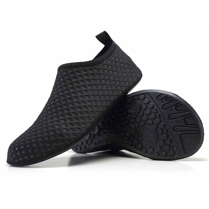 2024 Couple Aqua Shoes Summer Lightweight Men Water Shoes Quick-Drying Women Beach Shoes Soft Anti-Slip Sneakers Free Shipping