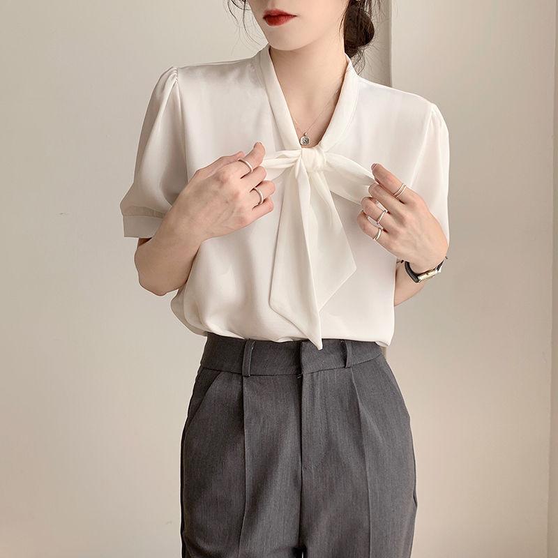 Elegantní bílá letní halenka dámská šifonová s krátkým rukávem jedinečný design profesionální do kanceláře na pohovor formální košile stylový top