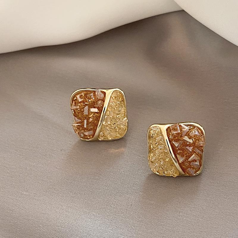 

2026 New Design Artificial Crystal Two Color Spliced Square Earrings for Korean Fashion Jewelry Party Women s Luxury Accessories