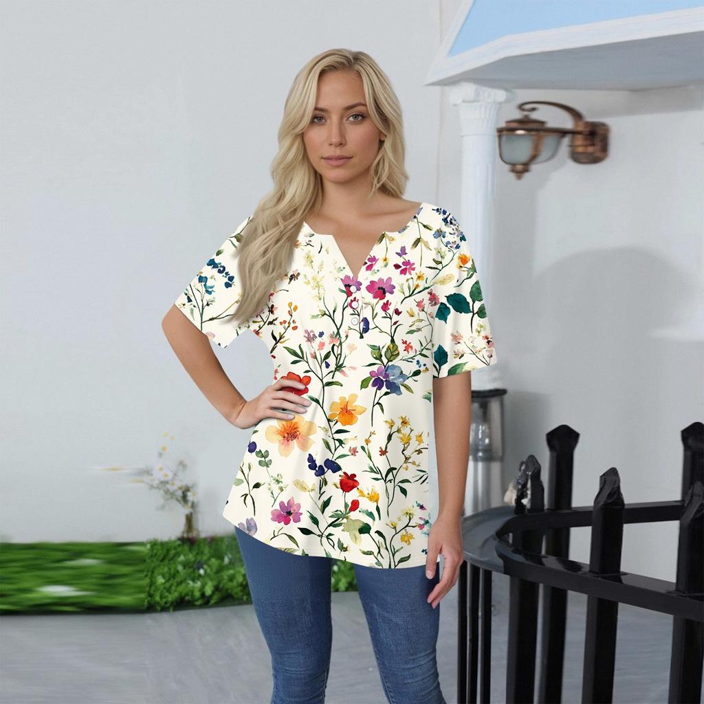 Damska koszulka z nadrukiem, dekoltem w serek, krótkim rękawem i ozdobnymi guzikami