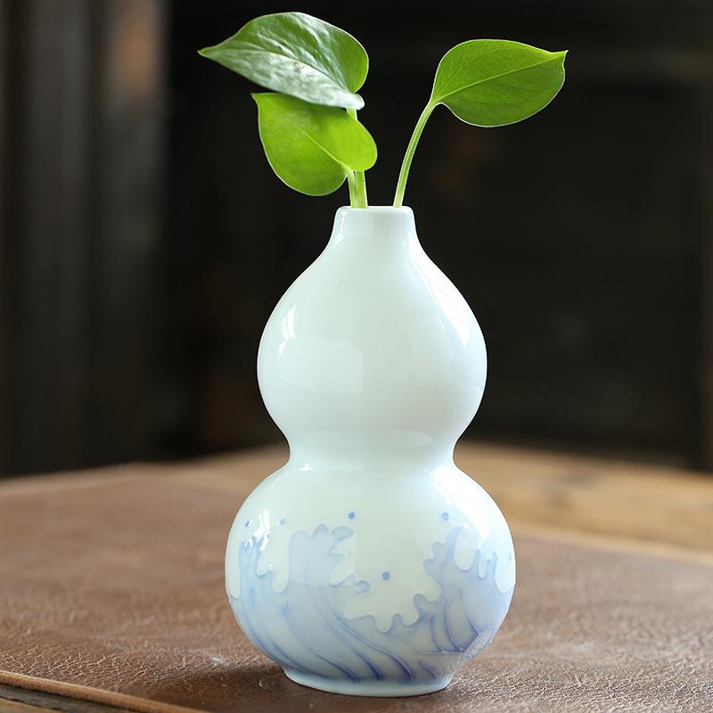 Antique Blue and White Chinese Porcelain Vase - European & American Handicraft for Flower Arrangements