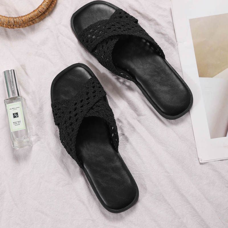 Woven Flat-bottomed Crossed French Holiday Cool Slippers Women's Summer Wear Fashion 2025 New Seaside Beach Shoes