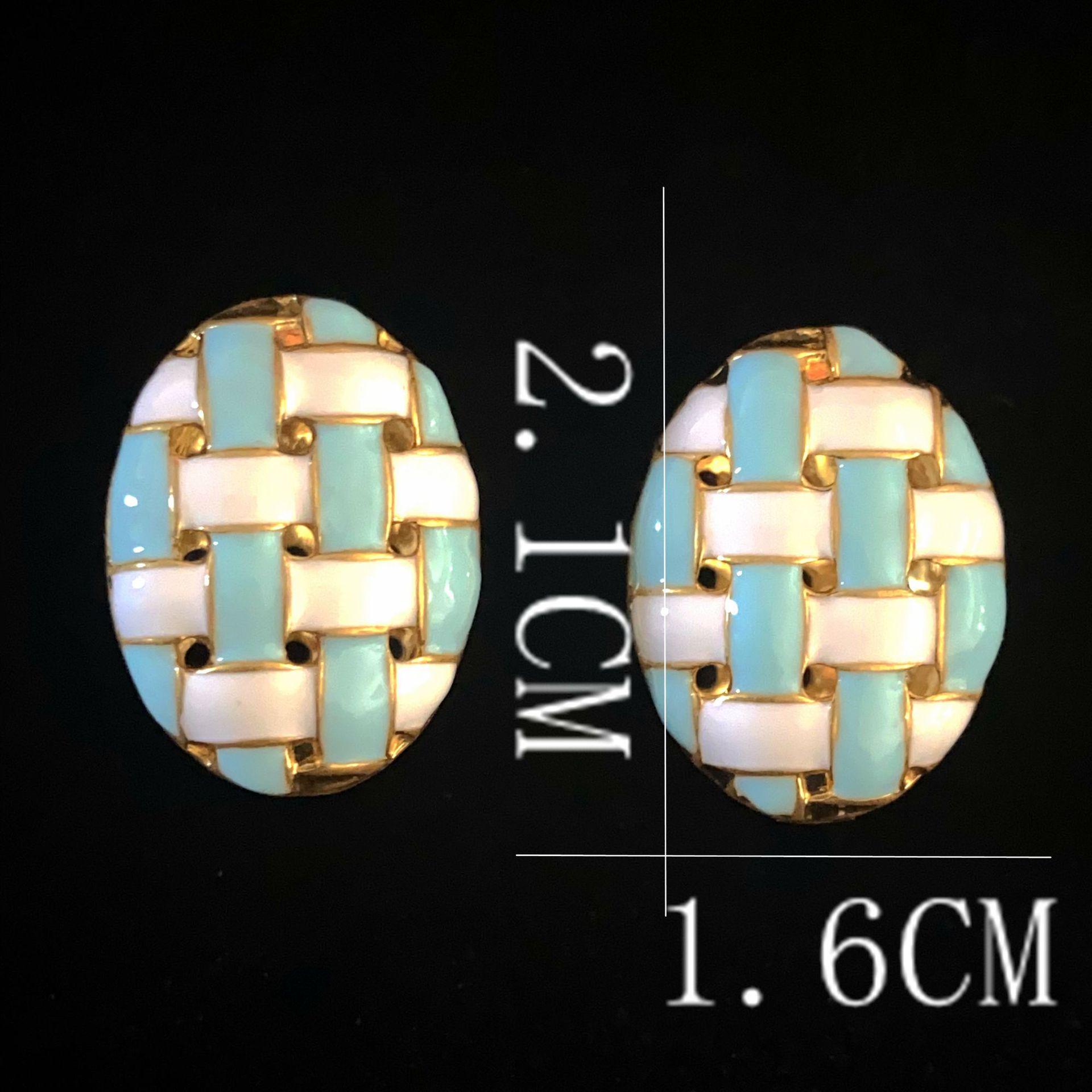 

Винтажные геометрические серьги-пусеты в сине-белую клетку – Ретро женский хит продаж