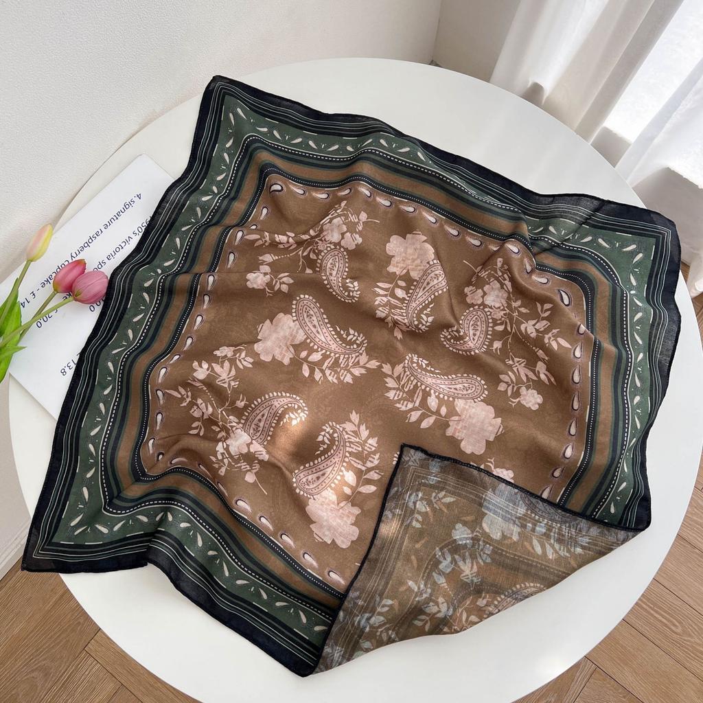 Summer new double-sided velvet scarf air-conditioned room with shawl women travel photo thin sunscreen 61 small square scarf