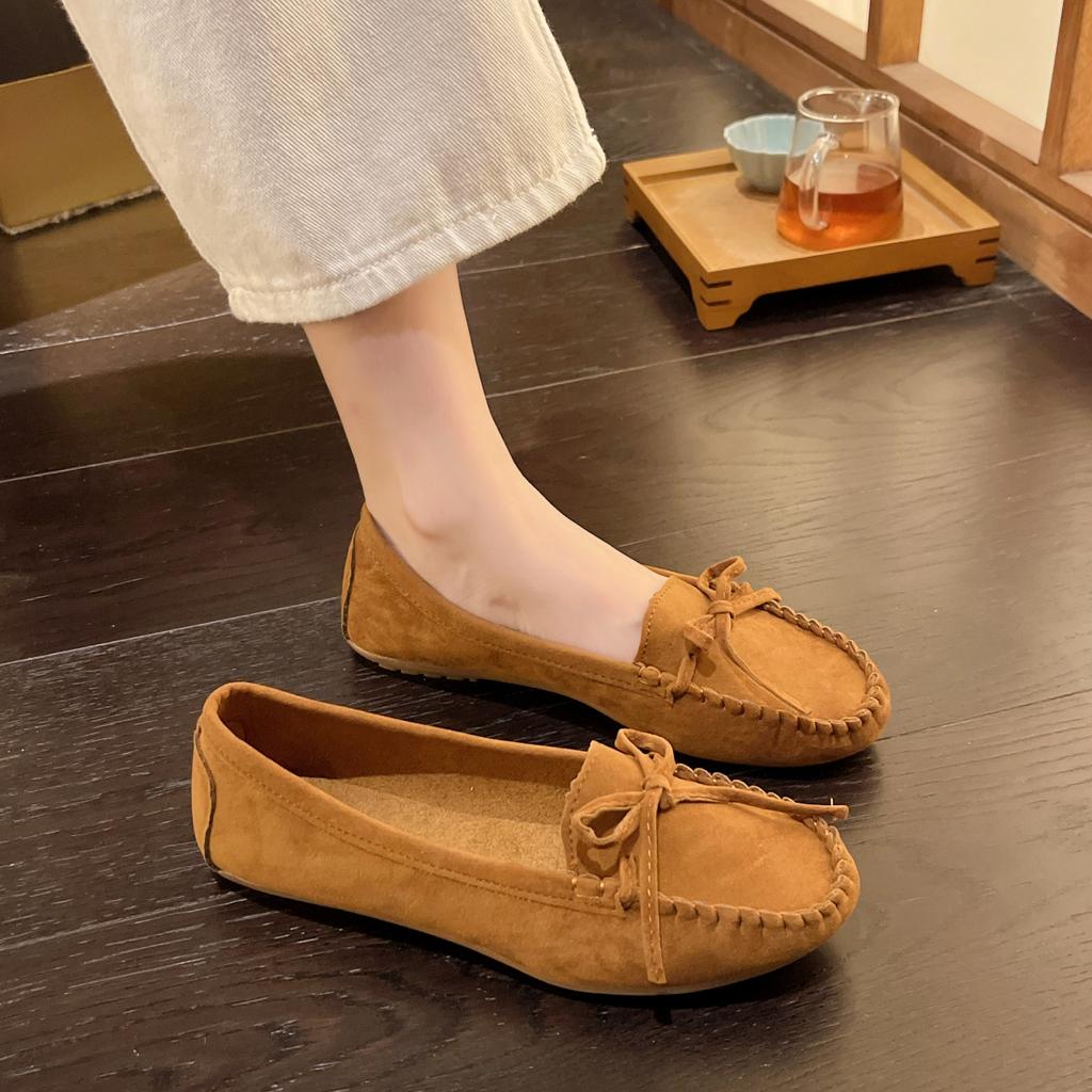 New Spring Autumn Women Loafers Slip On Ladies Flats Shoes Casual Flat Shoes Leather Cashmere Single Shoes Plus Size 43