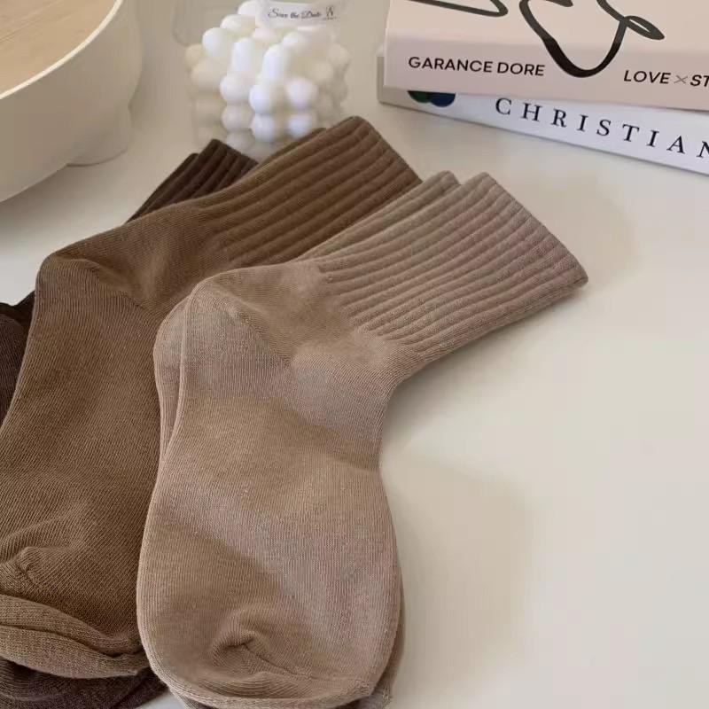 Girls' Mid-Calf Pure Cotton Stacking Socks - Maillard Color, Vertical Stripes, Anti-Odor, Slimming, Athletic Style.