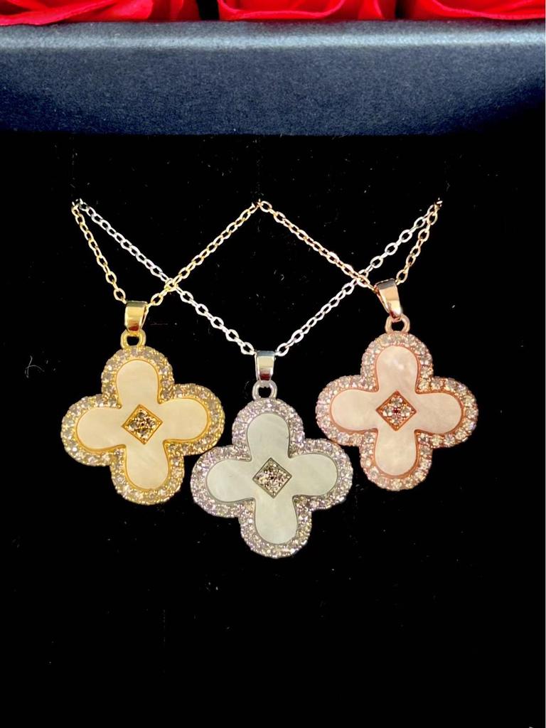 Retro INS Style Multicolor Zircon French Peach Heart Necklace with Diamonds and Titanium Stainless Steel