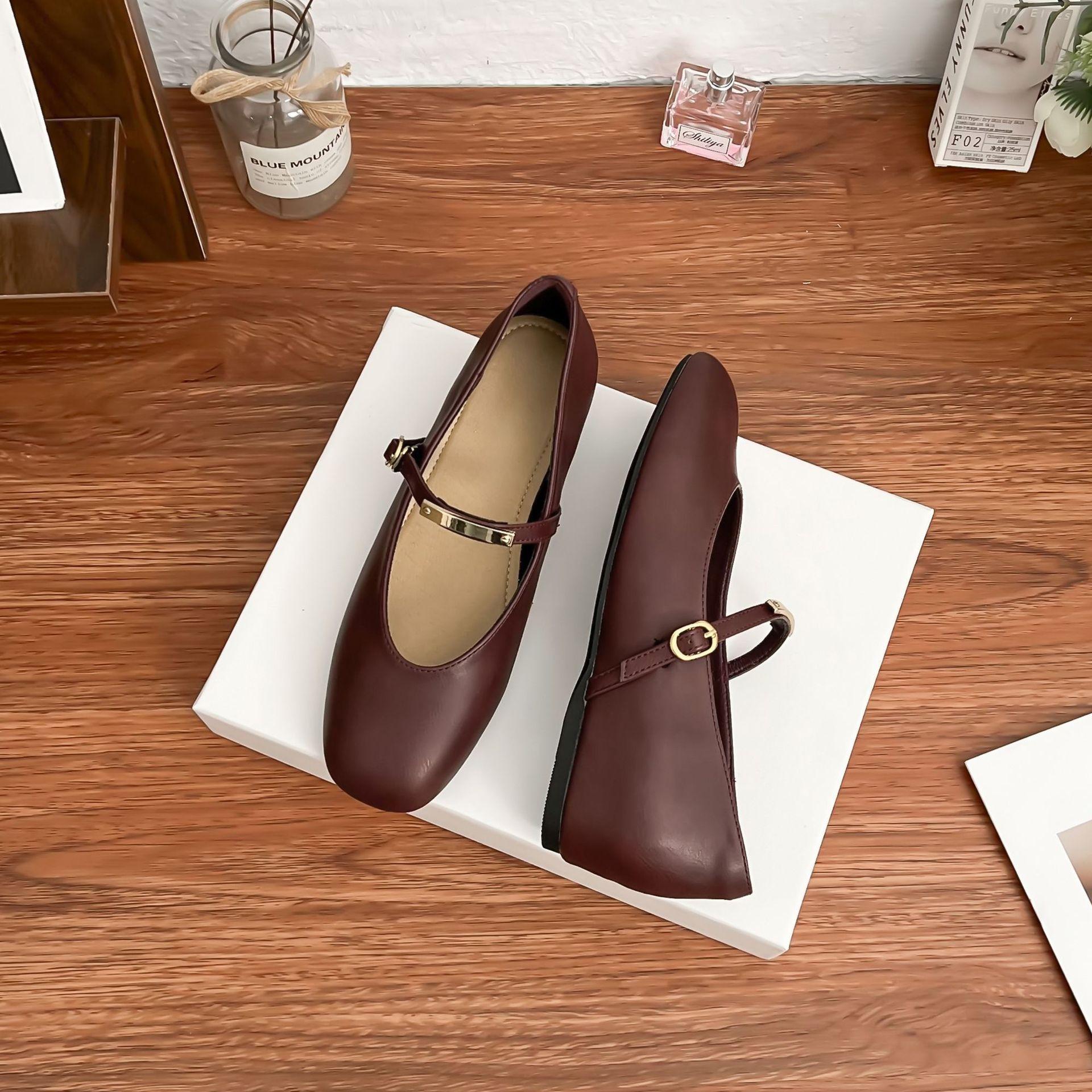 

Grape mother spring new inner height increase flat-soled single shoes French retro leopard print light mouth women s shoes 2025 soft-soled shoes 34