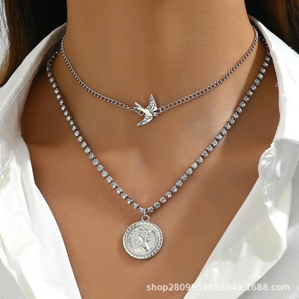 Vintage round brand pigeon collarbone necklace women, punk multi-layer beauty head jewelry, women's jewelry