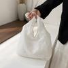 Large-capacity Tote Bag with Fashionable Texture, Single-shoulder Design, Suitable for Office Commuters