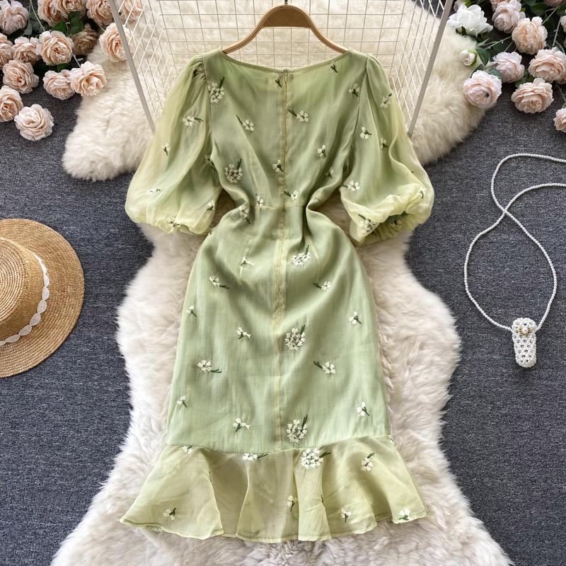 Women Lantern Sleeve Embroidery Flower Mermaid Dress Fashion O-neck Ruffles Slim Bodycon Party Fishtail Dresses