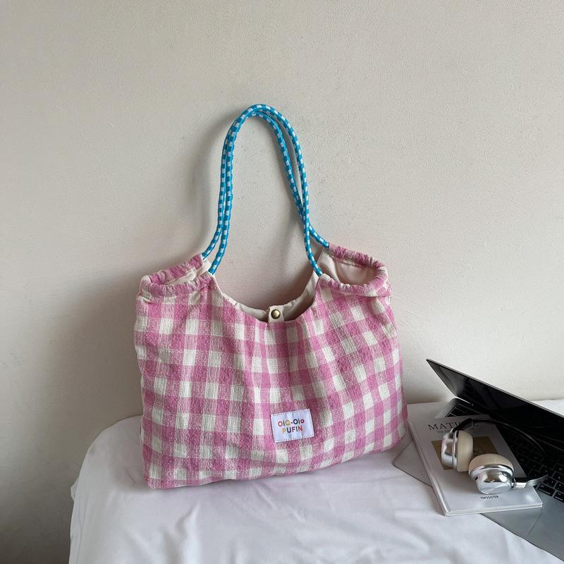 

Свежая клетчатая сумка-тоут через плечо Большая вместимость сумка для поездок Мягкая сумка Повседневная универсальная студенческая тканевая сумка розовый