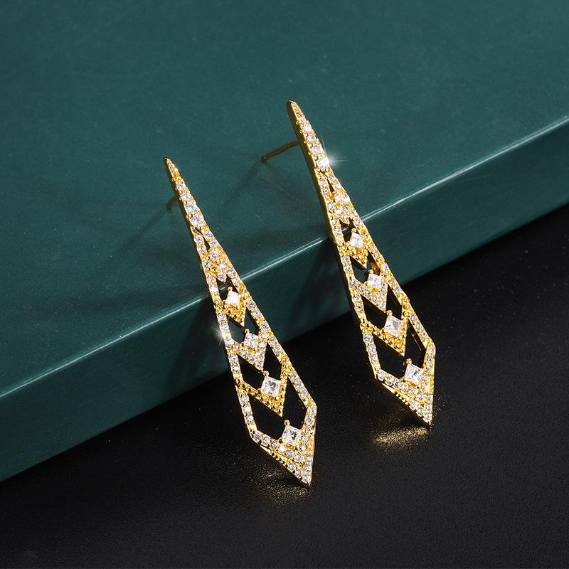 

Jewelry Copper Bottom Gold-Plated Temperament Women S Earrings Wind Long Stud Earrings Full Of Diamonds