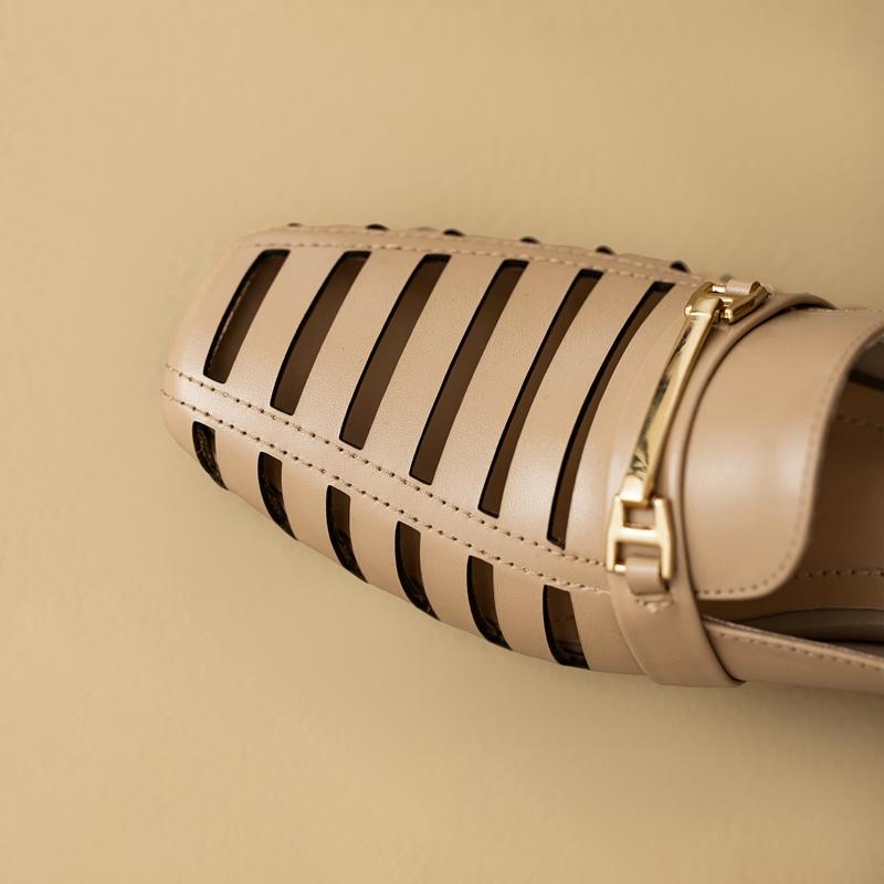 Fashion Women's New Leather, Cowhide, Metal Accessories, Mid Heel, Large Toe, Mueller Slippers, Breathable Perforated Shoes