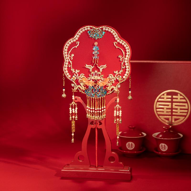 

Red Embroidered Round Wedding Fan Kit – DIY Chinese Xiuhe Face Covering, Perfect for Brides