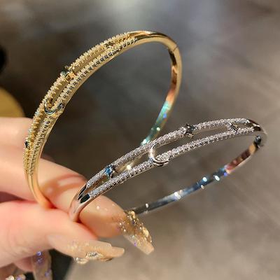 Leichtes Luxusarmband für Damen mit Mikro-Intarsien aus Zirkonia, Mond und Stern