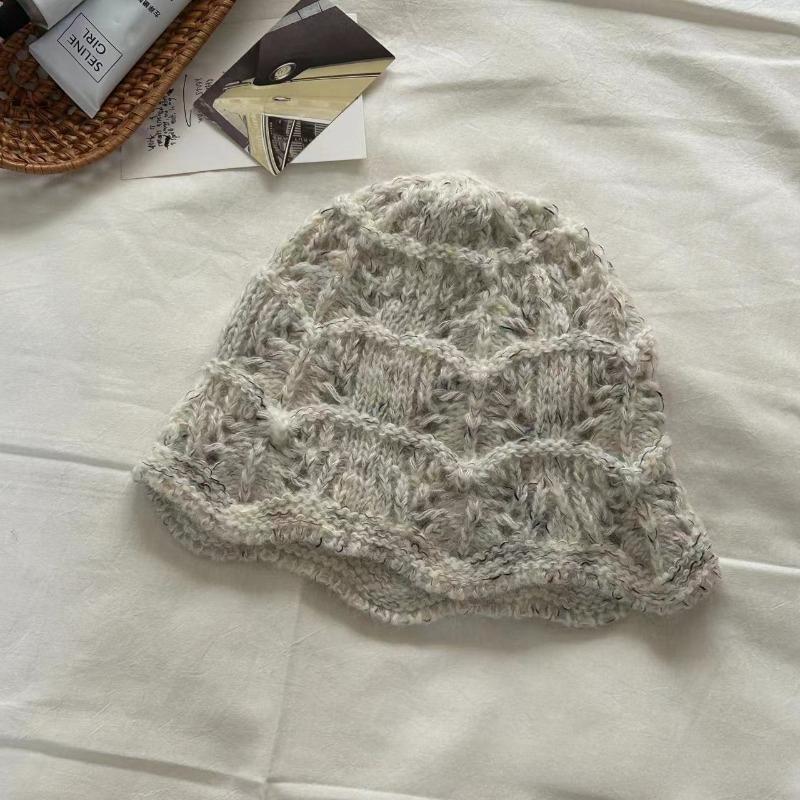 Women Vintage Flower Crochet Beanie Solid Color Hollow Out Breathable Elegant Knit Leisure Skull Cap,Suitable for Travel,holiday