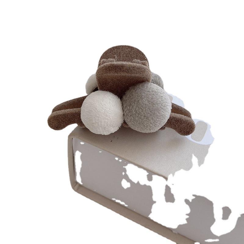 Korean & Japanese Style Cute Bang Clips: Small Claw Hair Accessories for Women