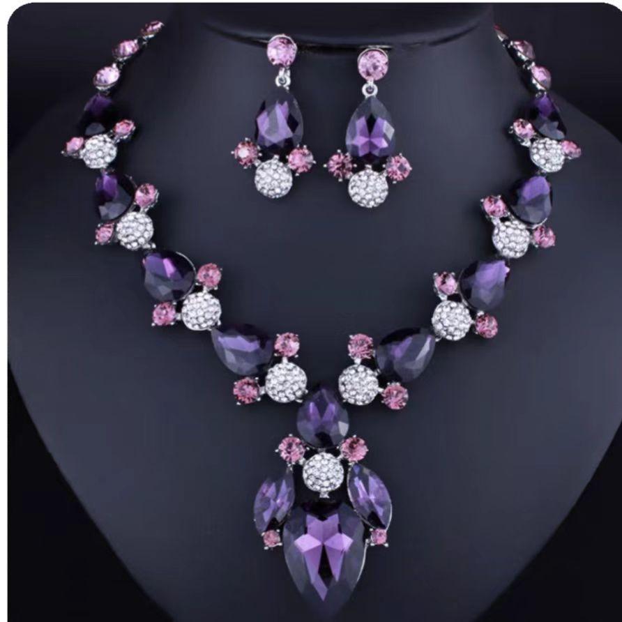 Set Exaggerated Crystal Necklace Earrings Two-Piece Set Alloy Electroplating Jewelry Accessories