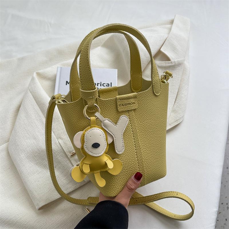 High-end Small Bag Women's New Fashion Versatile Vegetable Basket Portable Bucket Bag Textured Messenger Bag
