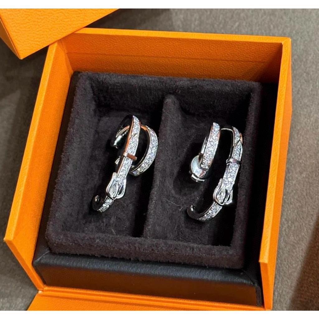 Dwukolorowe kolczyki wkrętki z diamentowymi ćwiekami Dodanie elementów nitów Modne i wykwintne spersonalizowane wysokiej klasy Prezent