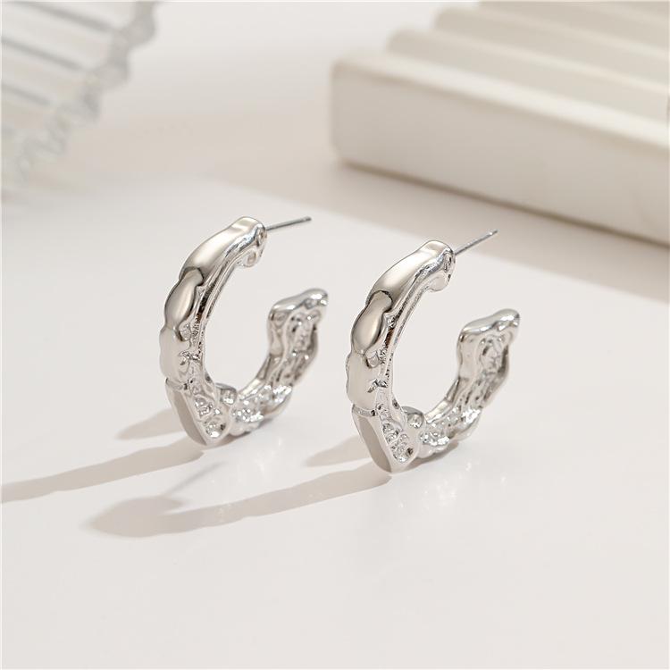 

Европейско-американские металлические серьги-кольца: Высококлассные серьги-кольца неправильной формы, серьги-пусеты и каффы с преувеличенной индивидуальностью для женщин