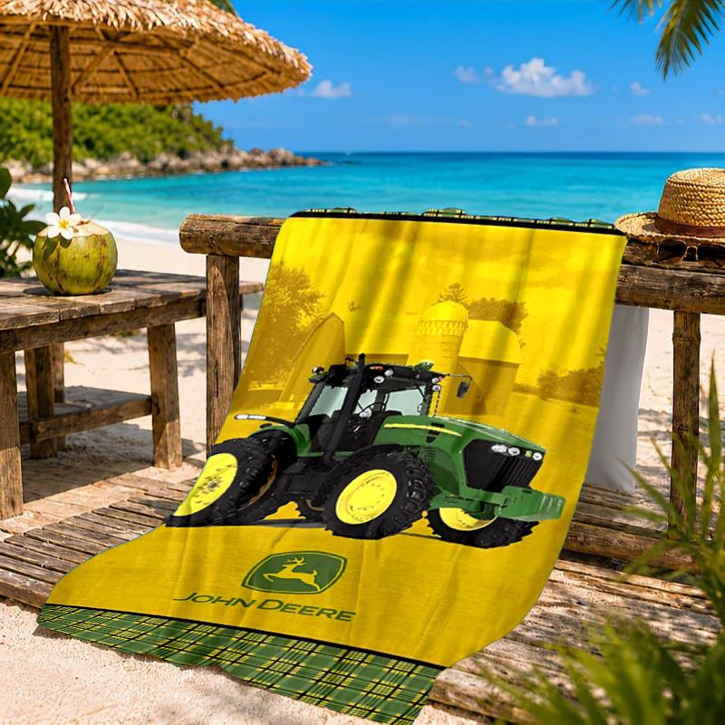מגבת חוף עם לוגו John Deere, מתייבשת במהירות, קלה לטיפול, מתאימה גם לאימוני כושר וגם לחופשות חוף, ציוד חיוני לספורט