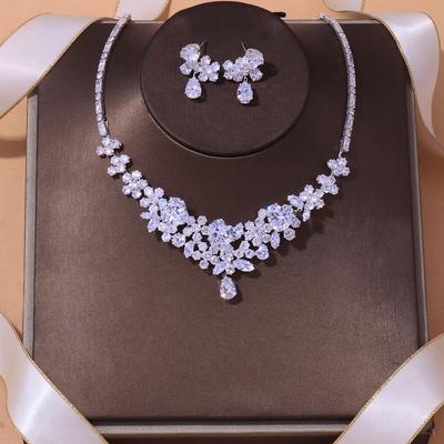 Kadınlar İçin Lüks Düğün Kristal Gelin Takı Setleri Festival Hediyesi Rhinestone Kolye Küpe Setleri Parti Aksesuarları