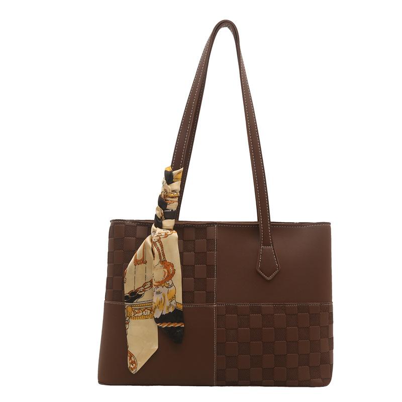 

Spring high-end underarm bag is popular this year 2025 new commuter and leisure large-capacity shoulder bag tote women s bag темно-коричневого