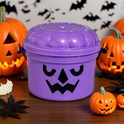 Halloweenské košíky na koledu nebo výhružku s držadlem Přenosný plastový držák na sladkosti Malý dýňový kbelík pro děti Halloweenské párty potřeby