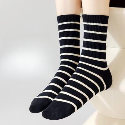 Female Spring and Autumn Leisure Stripe Sweat Absorber Deodorant 7a Antibacterial Boneless Cotton Socks