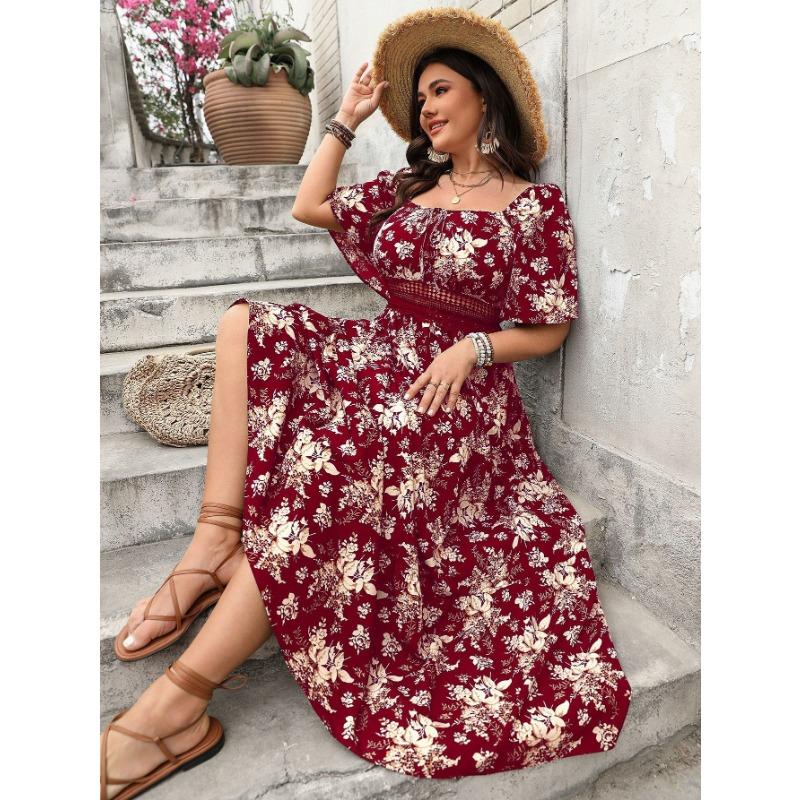 Maxi šaty plus size s vintage květinovým potiskem, čtvercovým výstřihem a krátkým rukávem