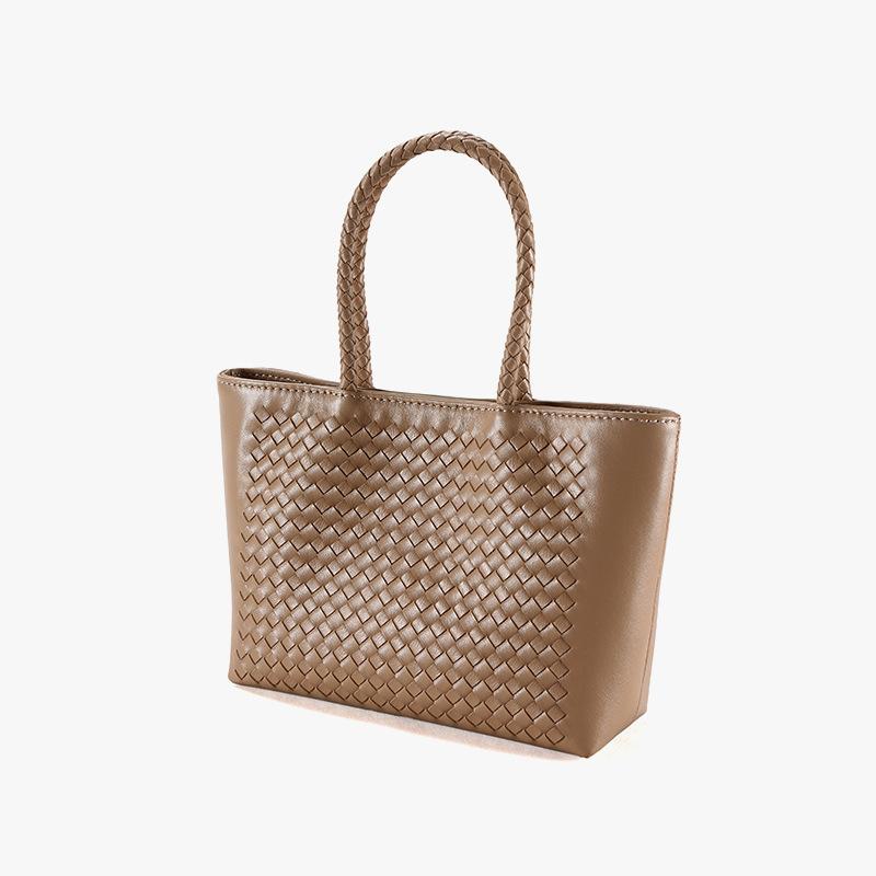 2025 Summer New Hand-woven Sheepskin Bag Niche Simple Leather Women's Bag Commuter Versatile Women's Shoulder Bag